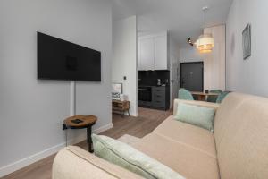 Aleja Solidarności 153 - A by Homeprime