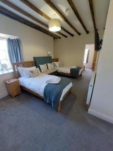 Family Room with Bathroom room in Red Lion