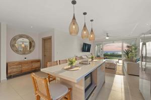 Spectacular Oceanview Villa and Pool