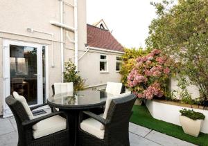 Character House for Buisness, Holidays and Relocation