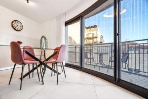 Deluxe 1 Bedrooms Apartment Terrace in City Center