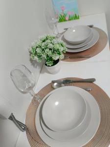 Cozy & Stylish Staycation and Netflix - WiFi and Pool