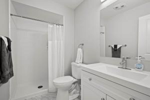 Spacious & Stylish Stay in Rochester Prime Spot