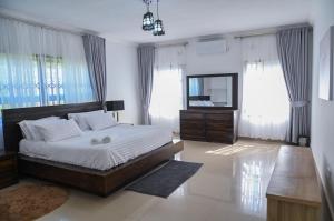 Leopard Tree Apartments