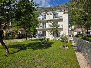 Villa BOJANA AS Aparments Risan