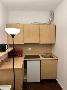 Easy Station Apartment