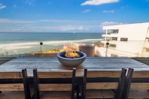 Beachfront Condo with Balcony amazing view