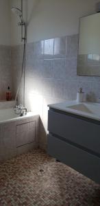 Appartements Grand appartement a Thouars : Appartement 2 Chambres