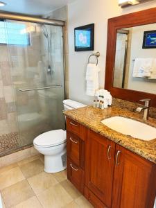 Exceptional Kona Reef Condo - Full AC - Oceanfront - Walking Distance to Restaurants & Shops