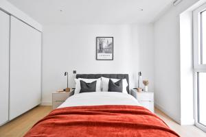 Executive 2bed Apartment -West London -Steps to Tube, Westfield - Pool