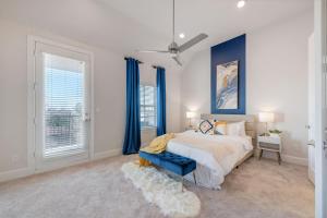 Luxury DT Condo, Game Room!