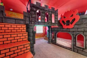 Lakefront 8BR Super Resort Pool Home Near Disney