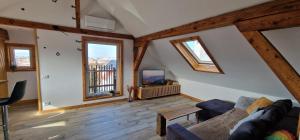 Top floor apartment with great city view