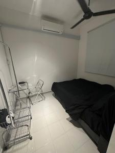 Ground floor Town house with free parking