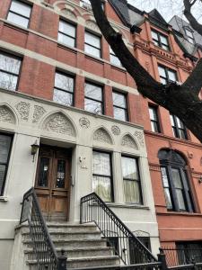 NYC Townhouse Apartment - 2-star hotels in New York