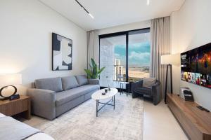 New Studio in Business Bay with private Jacuzzi