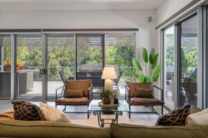 Stylish 4BR Home with BBQ and Media Room in Mt Ommaney