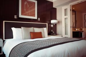 El De Seven Inn Luxury Hotel Near IGI Airport
