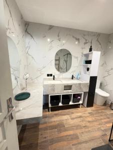 Villas Magnifique villa , piscine ,hamam pres des plages : photos des chambres