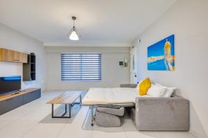 Modern Luxury Apartment in Swieqi - Premium Stay by SF Homes