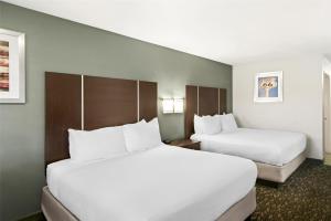 Queen Room with Two Queen Beds - Accessible/Non Smoking room in Best Western Desert Villa Inn