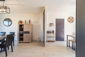 Maisons de vacances Maison pour 6 avec jardin proche de la mer : photos des chambres
