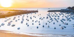 Maisons de vacances Maison pour 6 avec jardin proche de la mer : photos des chambres