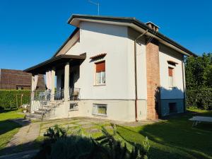 Versilia Apartment with Garden