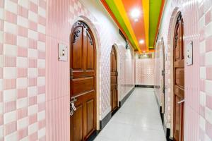 Collection O Raj Guest House Near Kolkata Airport