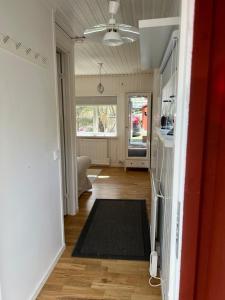 Archipelago cabin with sauna, fireplace & close to the ocean