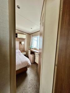 VerbLake 5 Berth Caravan St Osyth Beach Holiday Park