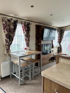 VerbLake 5 Berth Caravan St Osyth Beach Holiday Park