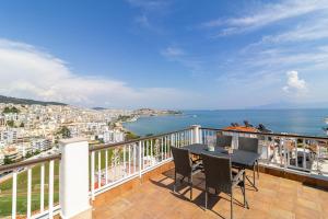 Finas Penthouse