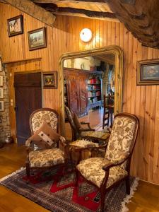 Art & Relaxation Manor Spa, Billiards & Pinball