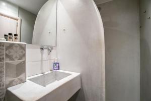 The quiet corner of Skopa Street