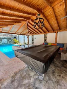 magnifica villa en cabrera