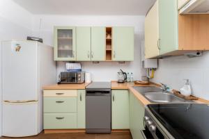 Grzegórzki Pleasant Apartment by BookingHost