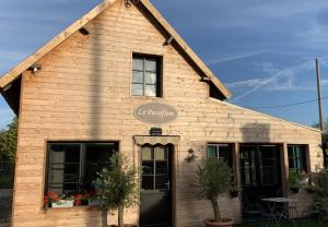 Maisons de vacances Le Passiflore : Maison 4 Chambres