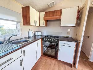 Cosy 6 Berth Caravan At California Cliffs Holiday Park Ref 50032J