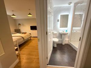 Apartment with Swimming Pool