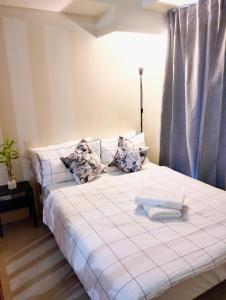 Studio Near Mall & Airport!