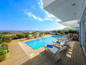 Beachfront Villa Balsa