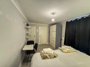 Queensborough Apartment, Central London