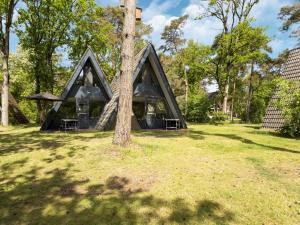 Semi-detached bungalow Muizenoortje at park Vosseven