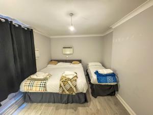 Queensborough Apartment, Central London