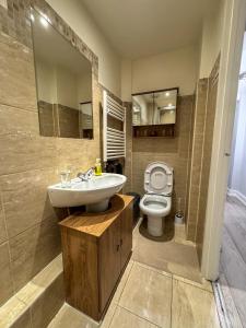 Queensborough Apartment, Central London