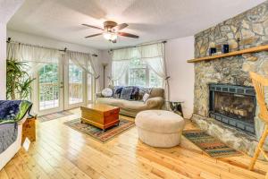 Bryson City Cottage w Hot Tub & Waterfall Views!