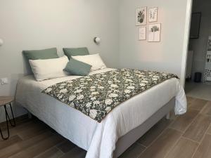 B&B / Chambres d'hotes Les Agapanthes chambres d hotes : photos des chambres