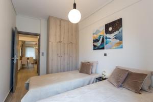 Bright 2 Bedroom Apartment Helios by Philoxenia