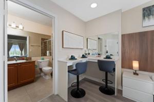 Combined units 2 Kitchens Sleeps 6